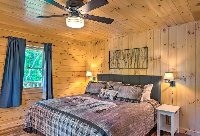 Peaceful North Haverhill Haven W/ Wood Fire Pit