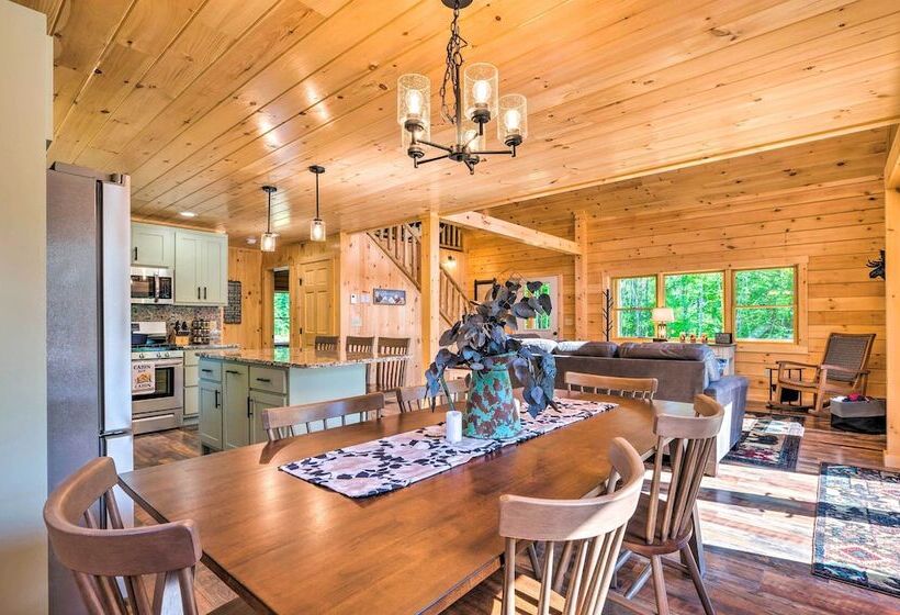 Peaceful North Haverhill Haven W/ Wood Fire Pit