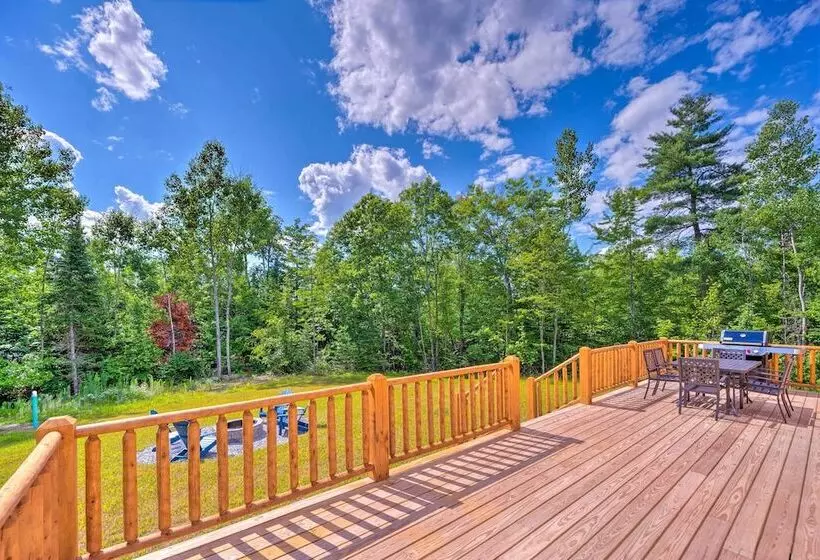 Peaceful North Haverhill Haven W/ Wood Fire Pit