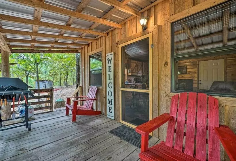 Wright City Cabin W/ Fire Pit + Forest Views!