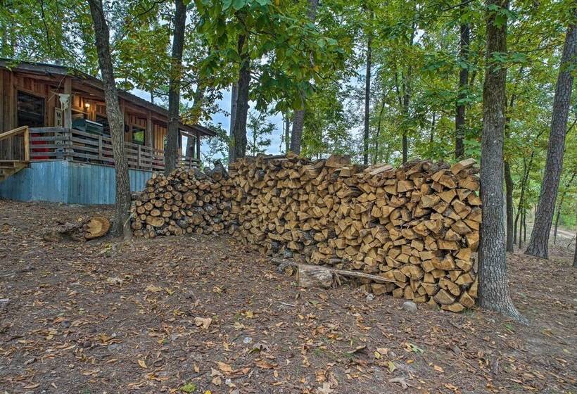 Wright City Cabin W/ Fire Pit + Forest Views!