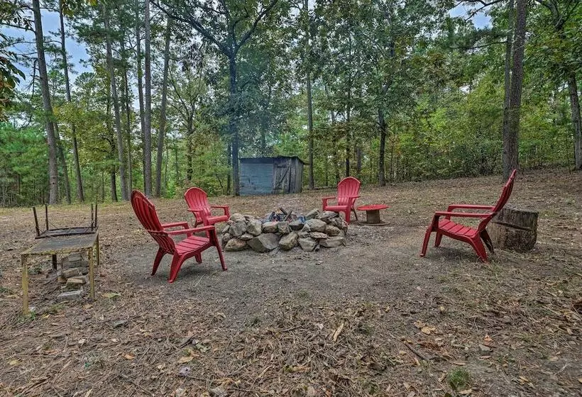 Wright City Cabin W/ Fire Pit + Forest Views!