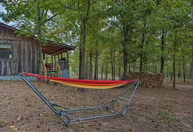 Wright City Cabin W/ Fire Pit + Forest Views!