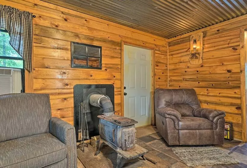 Wright City Cabin W/ Fire Pit + Forest Views!