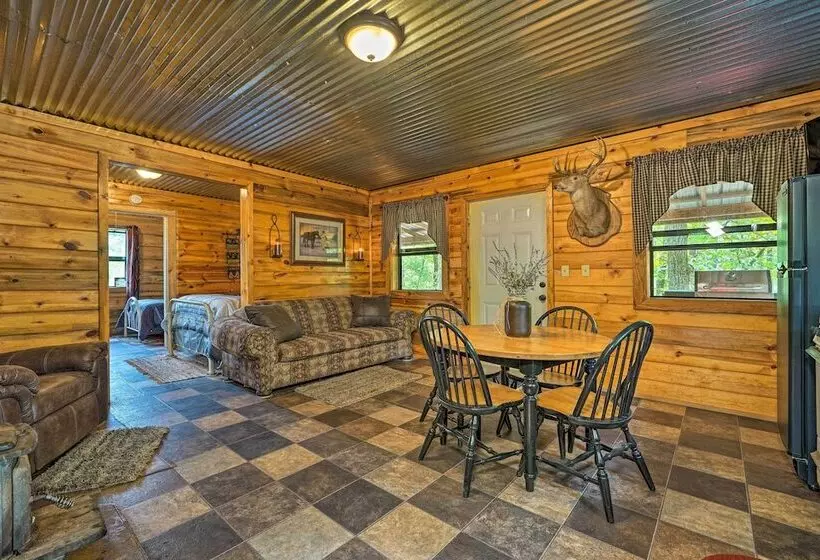 Wright City Cabin W/ Fire Pit + Forest Views!