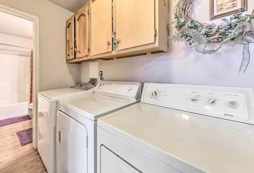 Dog Friendly Alto Escape W/ Hot Tub + Foosball!