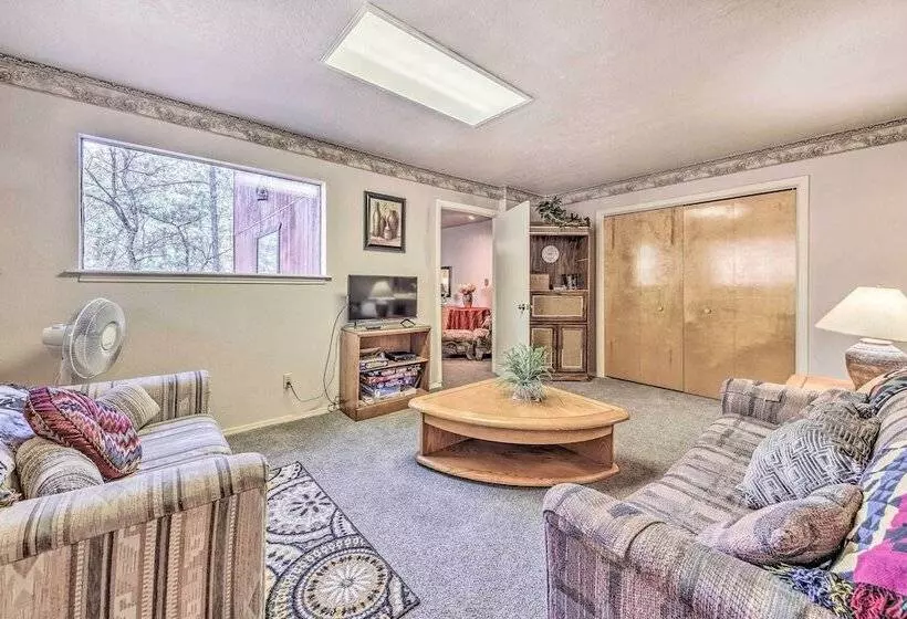 Dog Friendly Alto Escape W/ Hot Tub + Foosball!