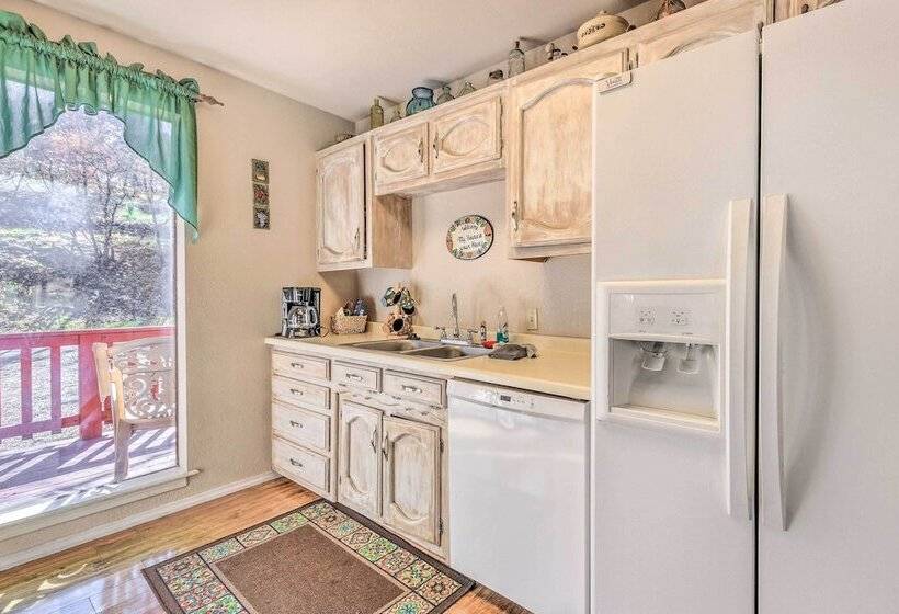 Dog Friendly Alto Escape W/ Hot Tub + Foosball!