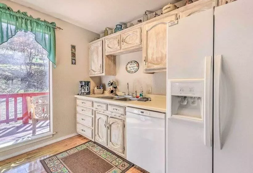 Dog Friendly Alto Escape W/ Hot Tub + Foosball!