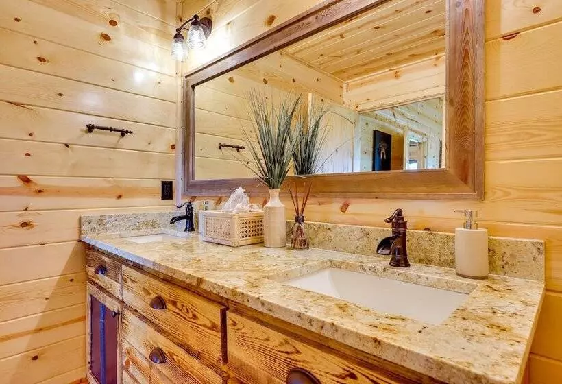 Beautiful Murphy Cabin W/ Mountain View & Fire Pit