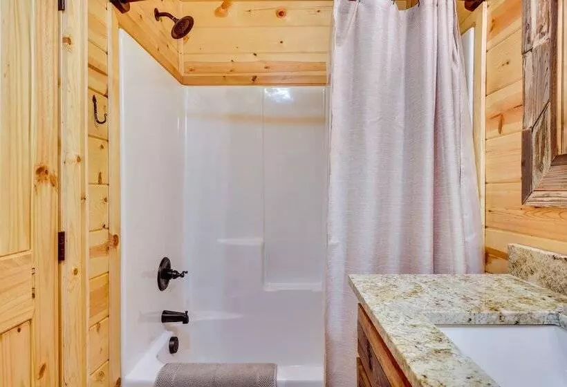 Beautiful Murphy Cabin W/ Mountain View & Fire Pit