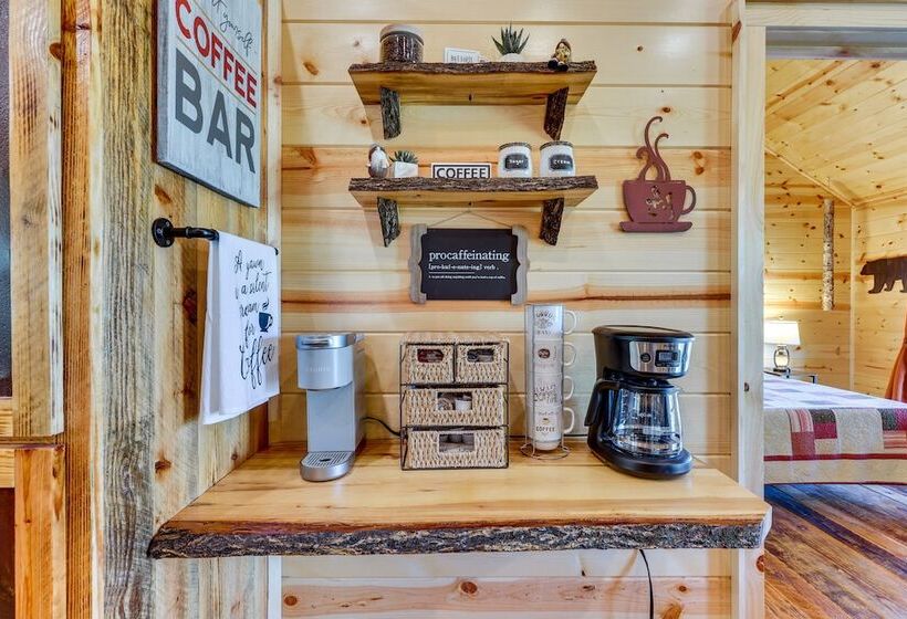 Beautiful Murphy Cabin W/ Mountain View & Fire Pit