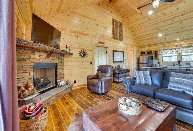 Beautiful Murphy Cabin W/ Mountain View & Fire Pit