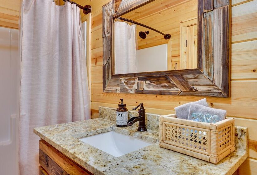 Beautiful Murphy Cabin W/ Mountain View & Fire Pit