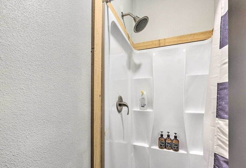 Beaver Lake Home On 3 Acres W/ Lake Access!