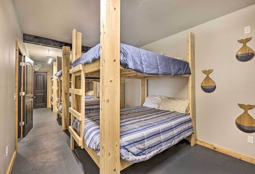 Beaver Lake Home On 3 Acres W/ Lake Access!