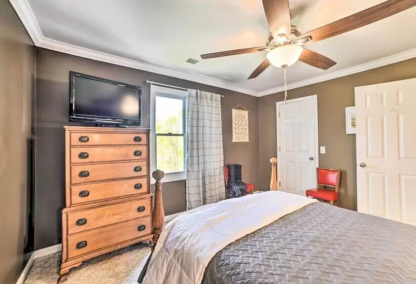 Cadiz Abode W/ Decks, Fire Pit, & Lake Access