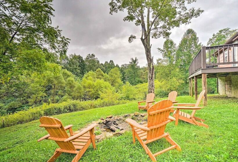 Charming Jamestown Cabin W/ Large Backyard!