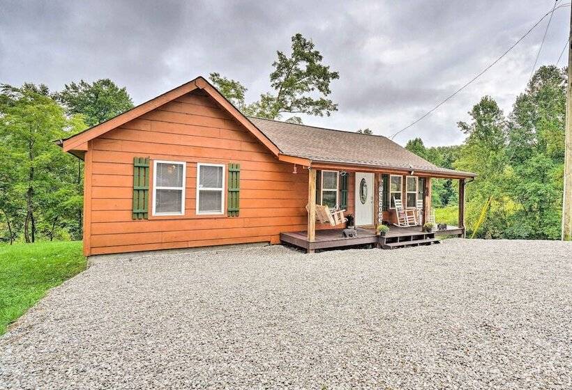 Charming Jamestown Cabin W/ Large Backyard!