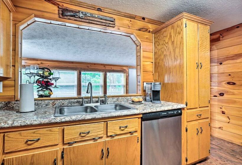 Charming Jamestown Cabin W/ Large Backyard!