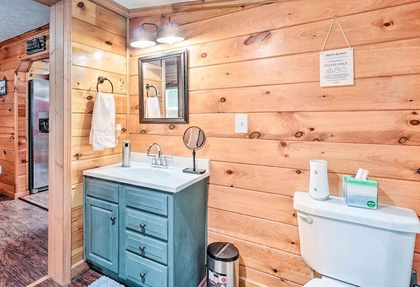Charming Jamestown Cabin W/ Large Backyard!