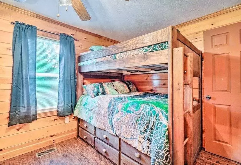 Charming Jamestown Cabin W/ Large Backyard!