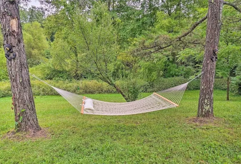 Charming Jamestown Cabin W/ Large Backyard!