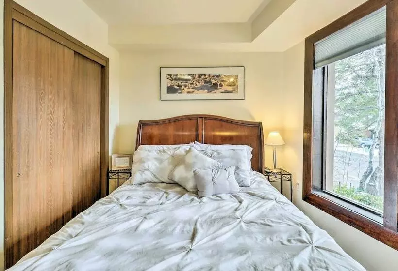 Cottonwood Heights Home W/ Deck!