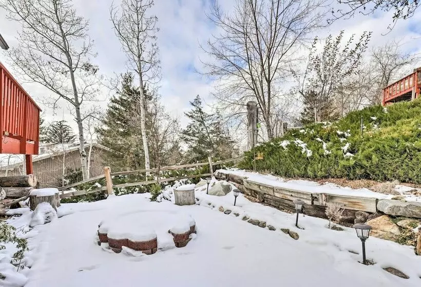 Cottonwood Heights Home W/ Deck!