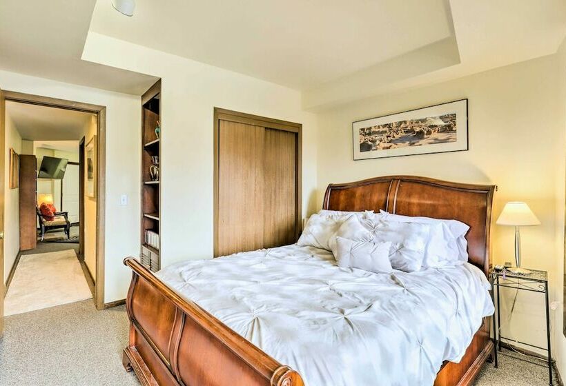 Cottonwood Heights Home W/ Deck!