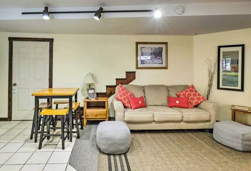 Cottonwood Heights Home W/ Deck!