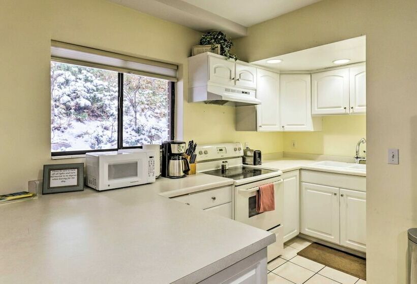 Cottonwood Heights Home W/ Deck!