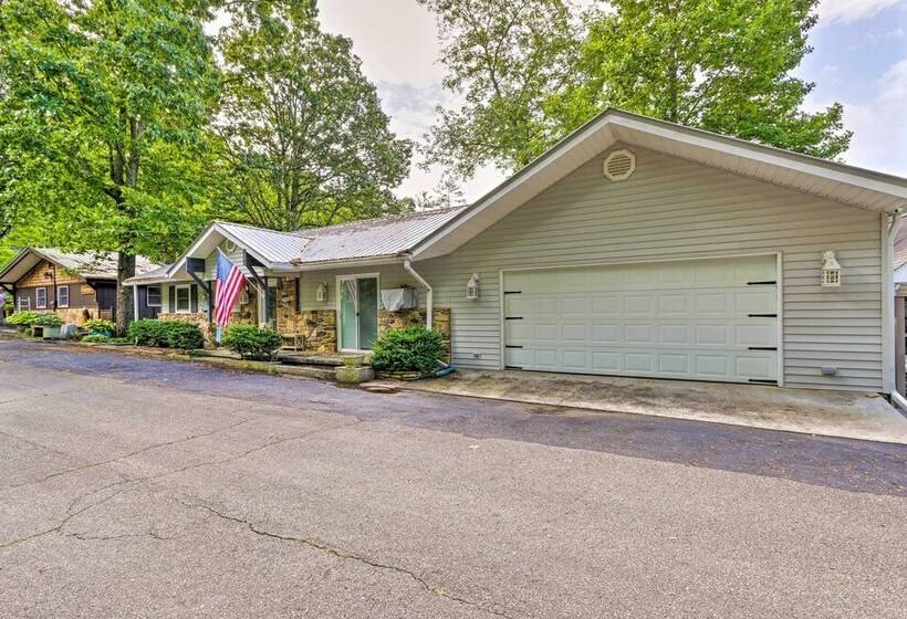 Cozy Lake Santeetlah Cottage With Dock & 3 Kayaks!