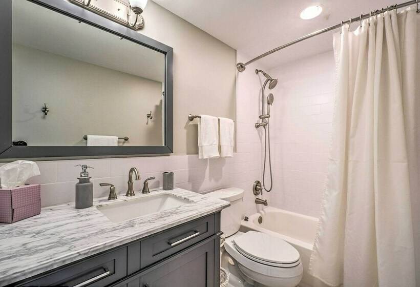 Cozy Lake Santeetlah Cottage With Dock & 3 Kayaks!