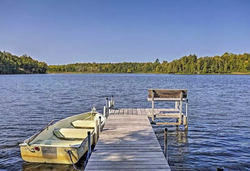 Cozy Lakefront Cabin W/ Indoor Gas Fireplace!