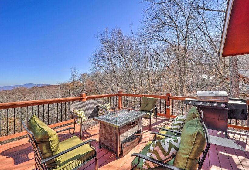 Near Beech Mountain: Crimson Cabin W/ Views