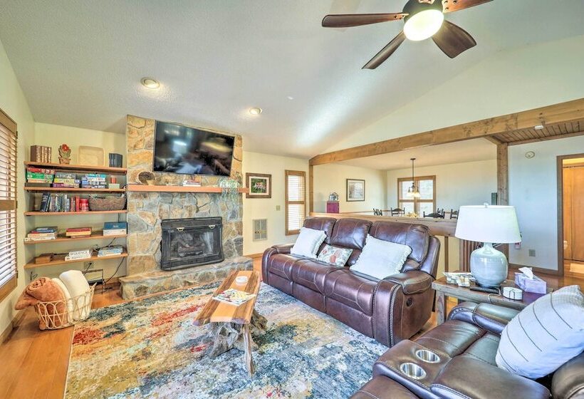 Near Beech Mountain: Crimson Cabin W/ Views