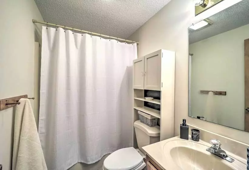 Near Beech Mountain: Crimson Cabin W/ Views