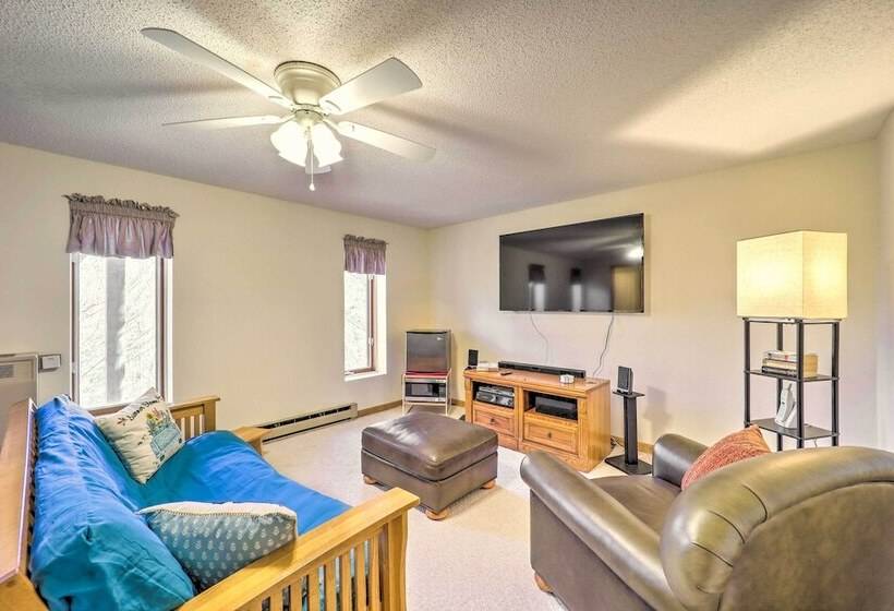 Near Beech Mountain: Crimson Cabin W/ Views