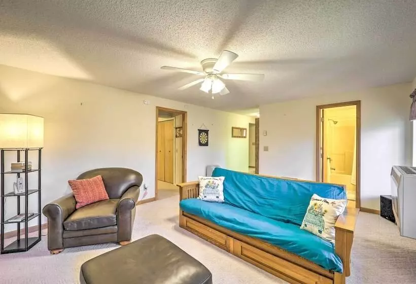 Near Beech Mountain: Crimson Cabin W/ Views