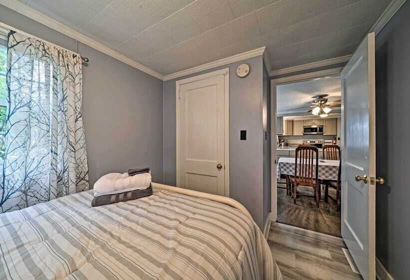 Dreamy Waterfront Home W/ Grill: Boat & Ski!