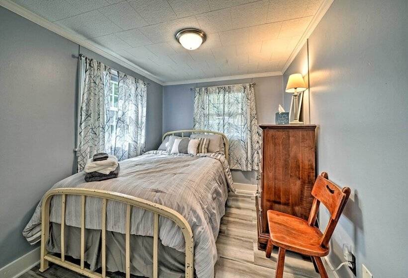 Dreamy Waterfront Home W/ Grill: Boat & Ski!