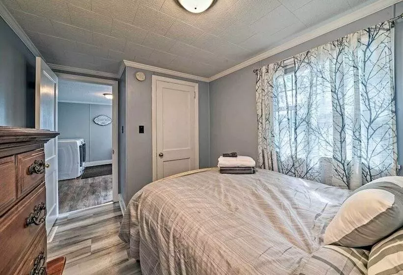 Dreamy Waterfront Home W/ Grill: Boat & Ski!