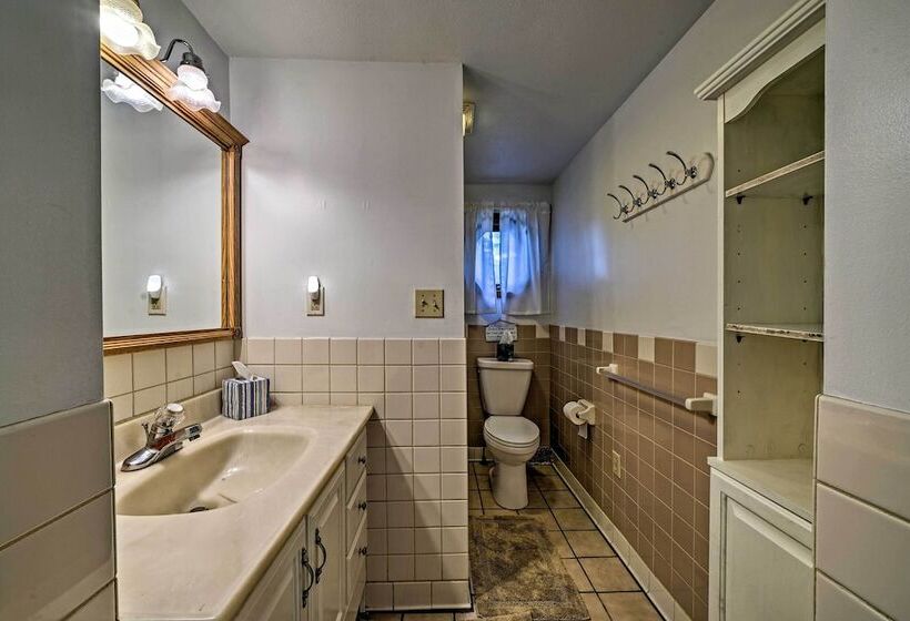 Dreamy Waterfront Home W/ Grill: Boat & Ski!