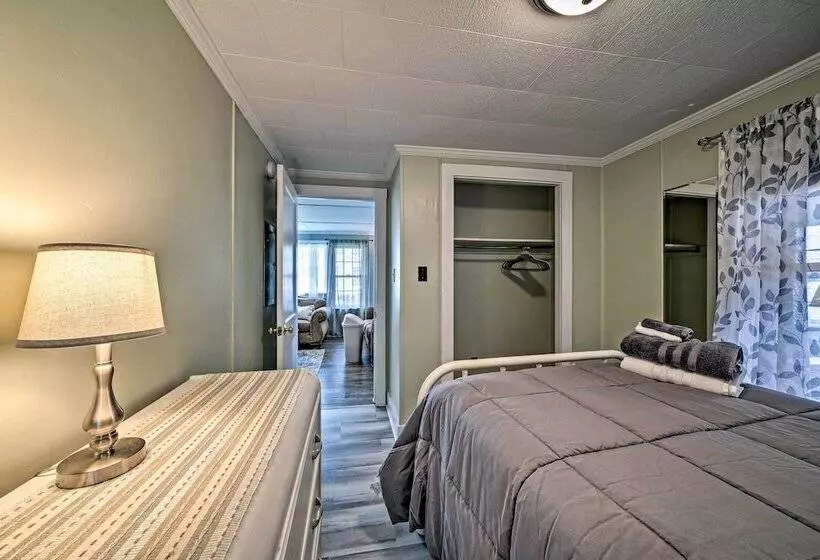 Dreamy Waterfront Home W/ Grill: Boat & Ski!