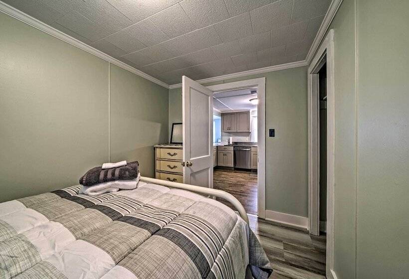 Dreamy Waterfront Home W/ Grill: Boat & Ski!