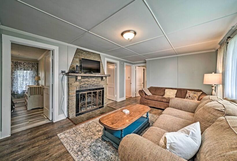 Dreamy Waterfront Home W/ Grill: Boat & Ski!