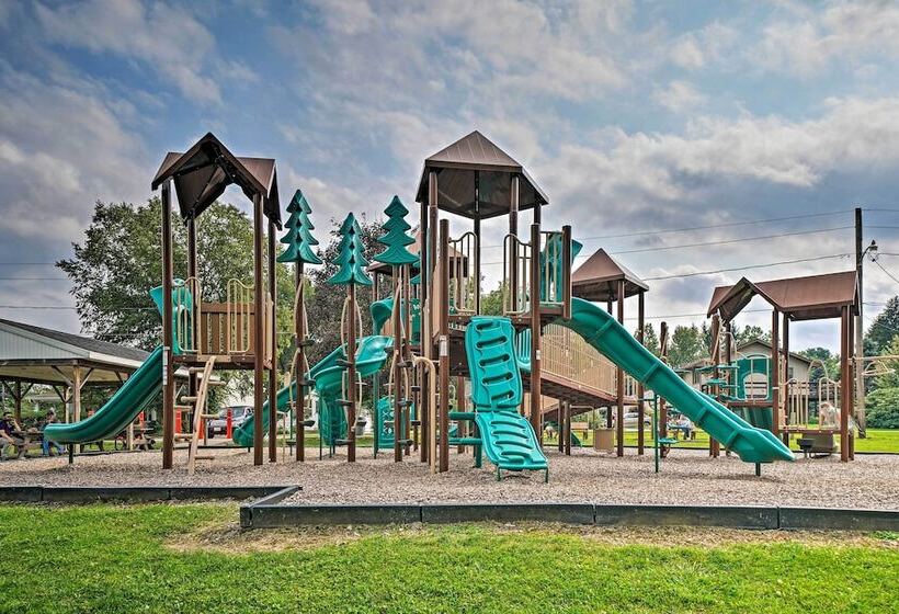 Dreamy Waterfront Home W/ Grill: Boat & Ski!