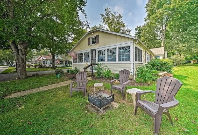 Dreamy Waterfront Home W/ Grill: Boat & Ski!