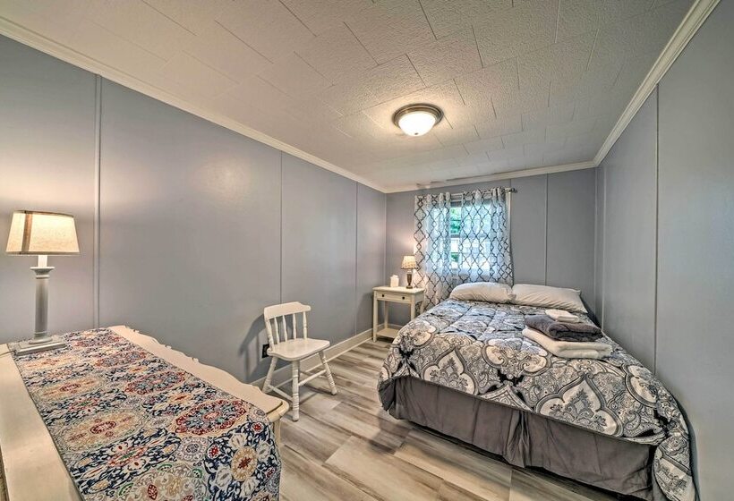 Dreamy Waterfront Home W/ Grill: Boat & Ski!